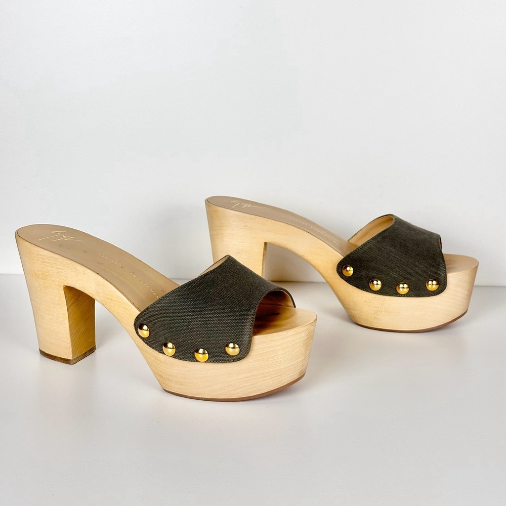 Giuseppe Zanotti Gray Mules Elegant and Versatile